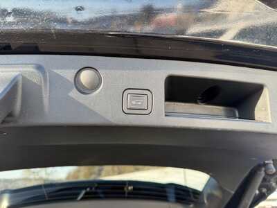 2025 Chevrolet Equinox, $28900. Photo 10