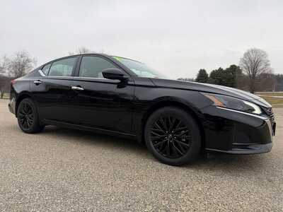 2023 Nissan Altima, $21500. Photo 4