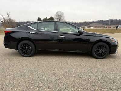 2023 Nissan Altima, $21500. Photo 5