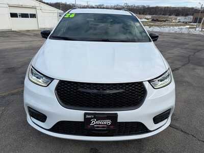 2026 Chrysler Pacifica, $46014. Photo 2