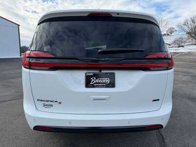 2026 Chrysler Pacifica, $46014. Photo 7
