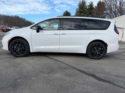 2026 Chrysler Pacifica, $46014. Photo 9