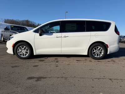 2026 Chrysler Voyager, $40046. Photo 12