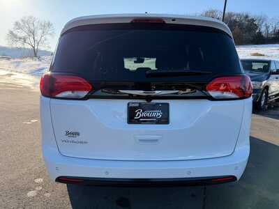 2026 Chrysler Voyager, $40046. Photo 7