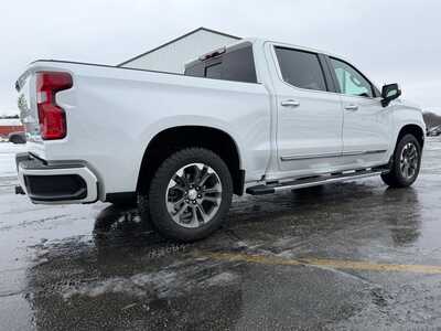 2022 Chevrolet 1500 Crew Cab, $44900. Photo 6