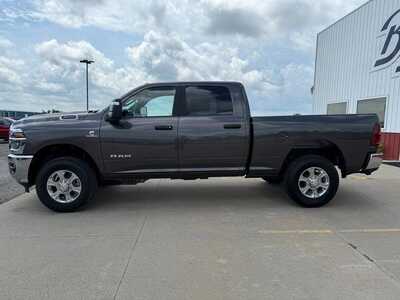 2025 RAM 3500 Crew Cab, $0. Photo 8
