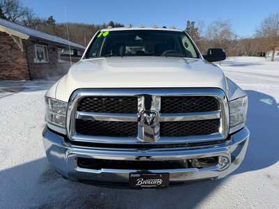 2014 RAM 3500 Crew Cab, $25900. Photo 2