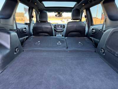 2021 Jeep Cherokee, $19500. Photo 9