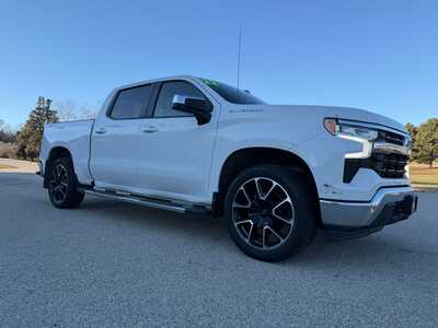 2022 Chevrolet 1500 Crew Cab, $32900. Photo 4