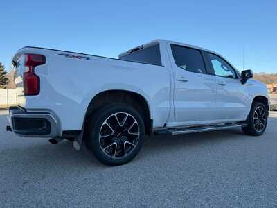 2022 Chevrolet 1500 Crew Cab, $32900. Photo 6
