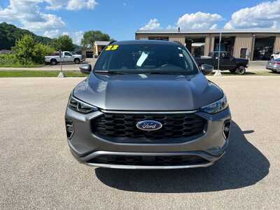 2023 Ford Escape, $28900. Photo 2