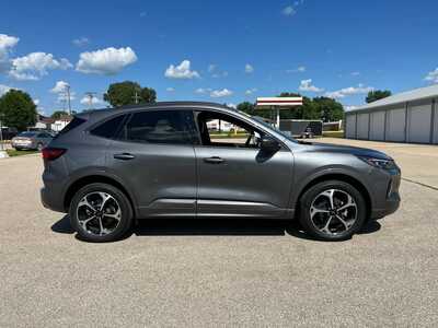 2023 Ford Escape, $28900. Photo 5