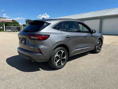 2023 Ford Escape, $28900. Photo 6