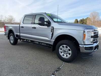 2023 Ford F350 Crew Cab, $48900. Photo 4