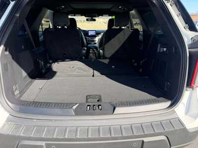 2022 Ford Explorer, $31900. Photo 10