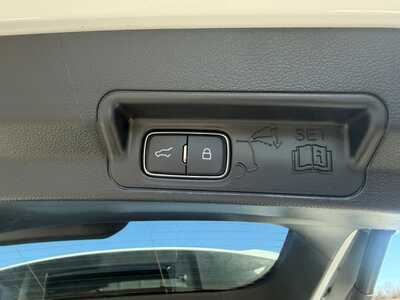 2022 Ford Explorer, $31900. Photo 11