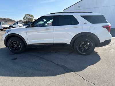 2022 Ford Explorer, $31900. Photo 8