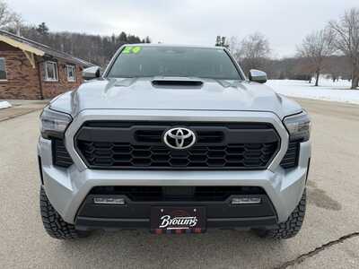 2024 Toyota Tacoma, $43900. Photo 2
