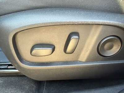 2025 Chevrolet Equinox, $28500. Photo 12