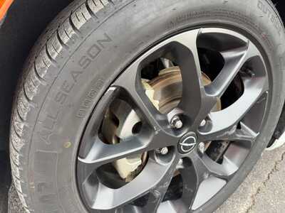 2025 Chrysler Pacifica, $37900. Photo 8