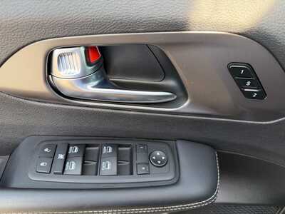 2025 Chrysler Pacifica, $31900. Photo 12