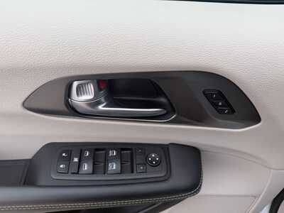 2024 Chrysler Pacifica, $30900. Photo 11