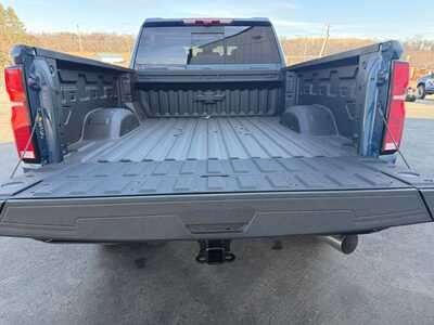 2026 Chevrolet 2500 Crew Cab, $82330. Photo 10