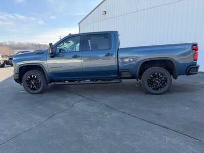 2026 Chevrolet 2500 Crew Cab, $82330. Photo 8