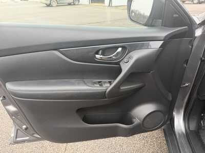 2020 Nissan Rogue, $10900. Photo 12