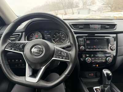 2020 Nissan Rogue, $11900. Photo 4