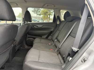 2020 Nissan Rogue, $11900. Photo 5