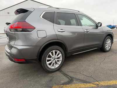 2020 Nissan Rogue, $11900. Photo 6