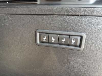 2022 Jeep Wagoneer, $30700. Photo 11