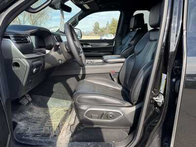 2022 Jeep Wagoneer, $31900. Photo 5