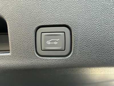 2026 Chevrolet Traverse, $47305. Photo 9