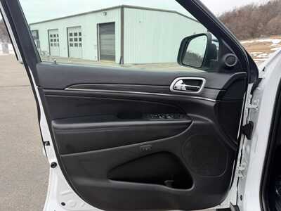 2019 Jeep Grand Cherokee, $15900. Photo 12
