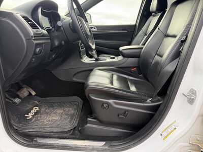 2019 Jeep Grand Cherokee, $16900. Photo 3