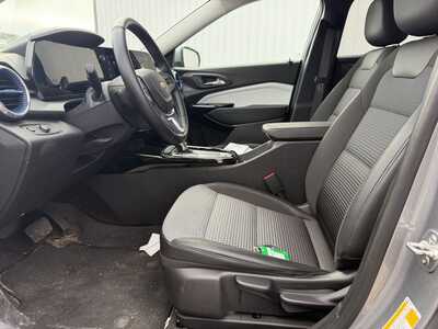 2025 Chevrolet Trax, $22900. Photo 3