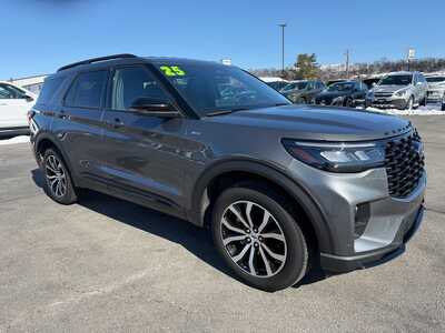 2025 Ford Explorer, $40900. Photo 3