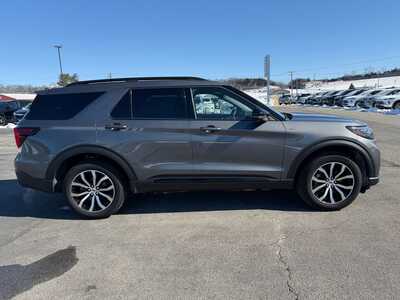 2025 Ford Explorer, $40900. Photo 4