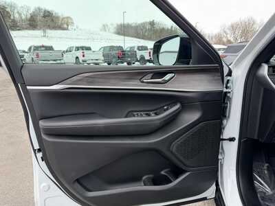 2026 Jeep Grand Cherokee L, $47784. Photo 12