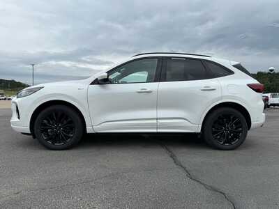 2023 Ford Escape, $27500. Photo 2