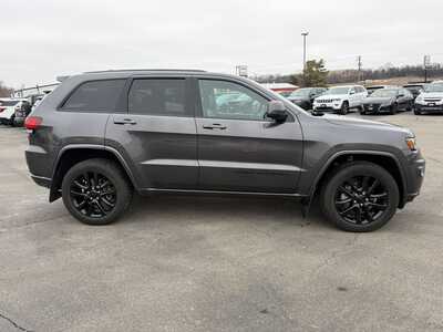 2018 Jeep Grand Cherokee, $19900. Photo 4