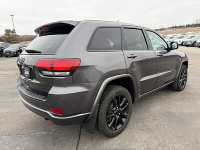 2018 Jeep Grand Cherokee, $19900. Photo 5