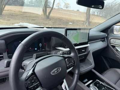 2025 Ford Explorer, $48900. Photo 4