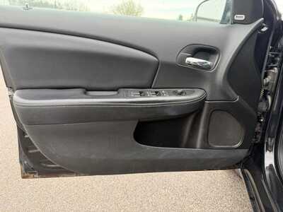 2014 Chrysler 200, $4680. Photo 12