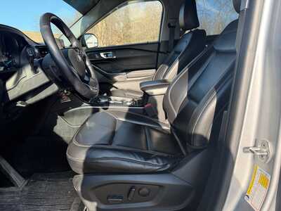 2021 Ford Explorer, $24900. Photo 3