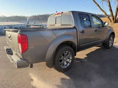 2021 Nissan Frontier, $25900. Photo 6