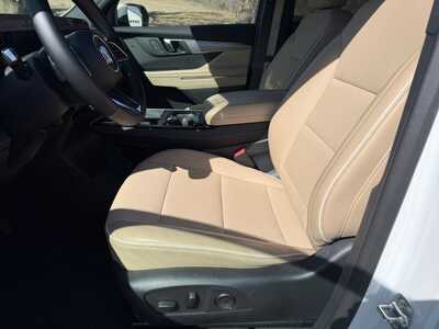 2025 Buick Enclave, $38900. Photo 3