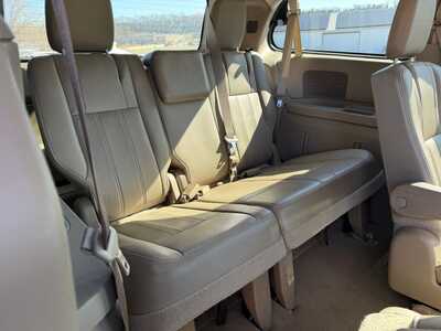 2016 Chrysler Town & Country, $13500. Photo 6
